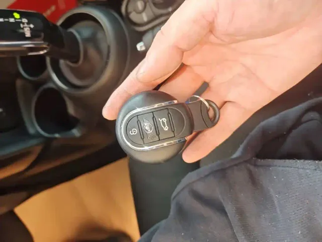 MINI Hatch — Фото автомобиля 8