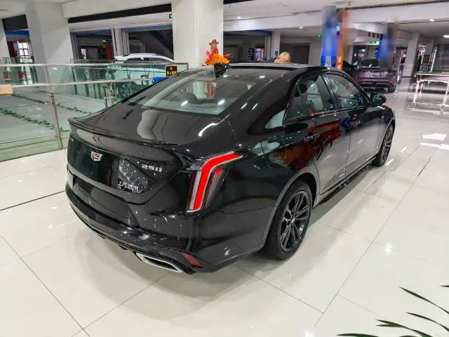Cadillac CT4 — Фото автомобиля 6