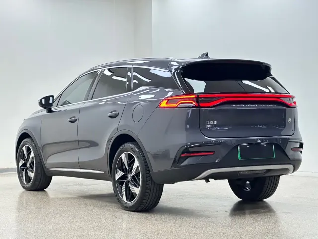 BYD Tang — Фото автомобиля 4