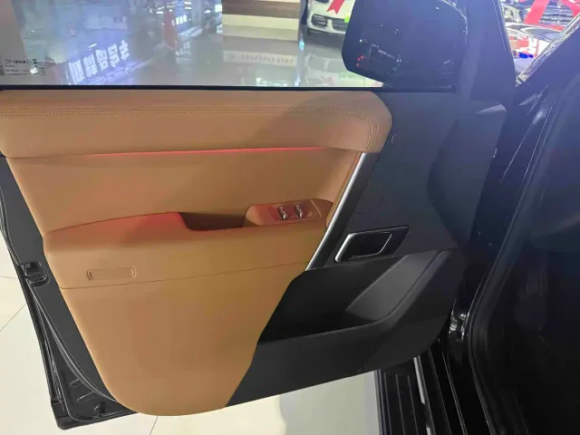iCAR V27 — Фото автомобиля 6