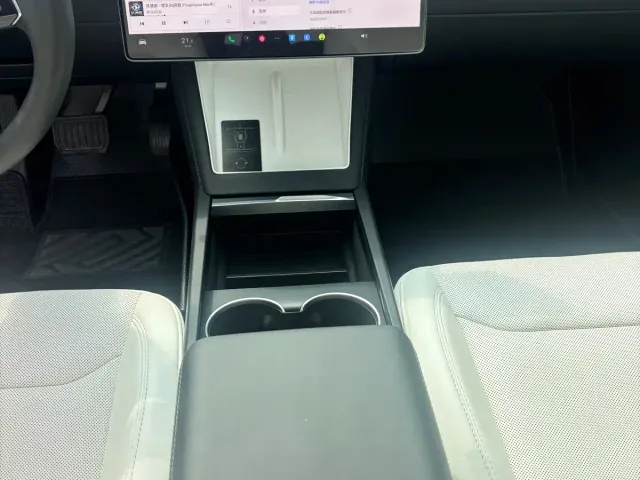 Tesla Model 3 — Фото автомобиля 11