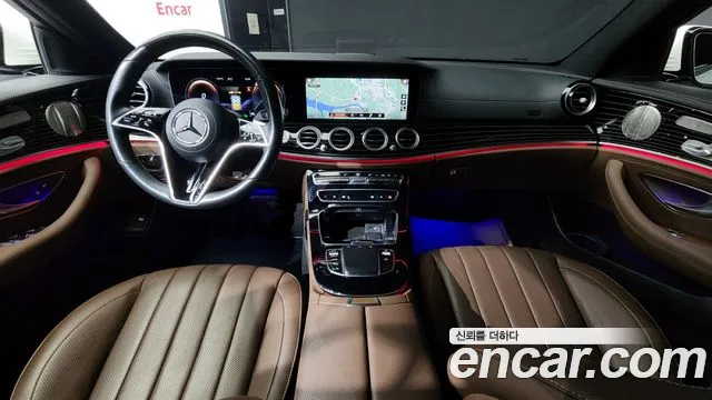 Mercedes-Benz E-Class — Фото автомобиля 7