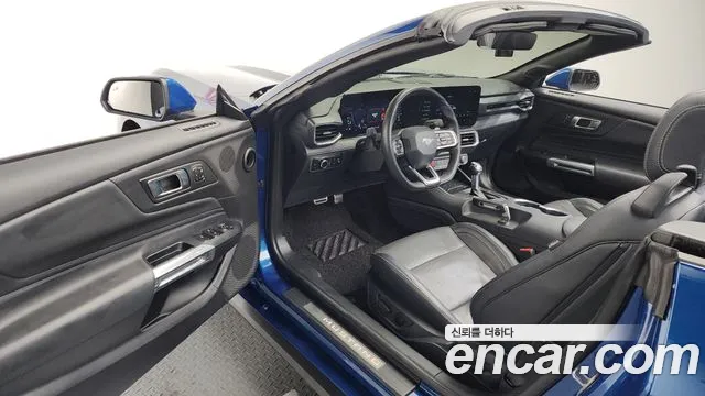 Ford Mustang Mustang 7 поколение 2.3 EcoBoost Premium Кабриолет — Фото автомобиля 10