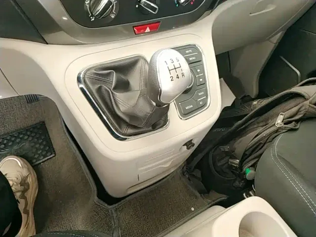 JAC Refine M3 — Фото автомобиля 13