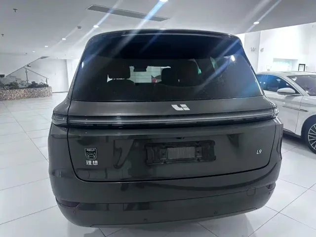 Li Auto L9 — Фото автомобиля 8