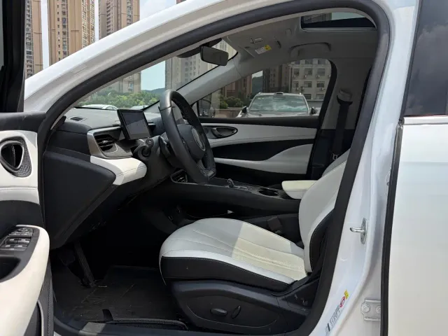 BYD Seal 05 DM-i — Фото автомобиля 9