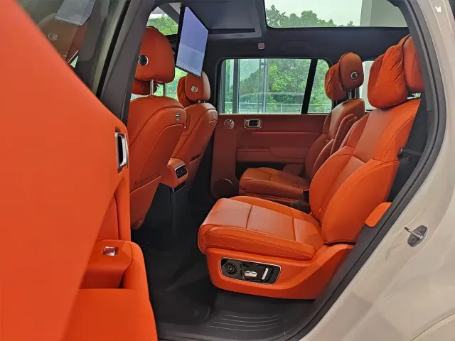 Li Auto L9 — Фото автомобиля 11