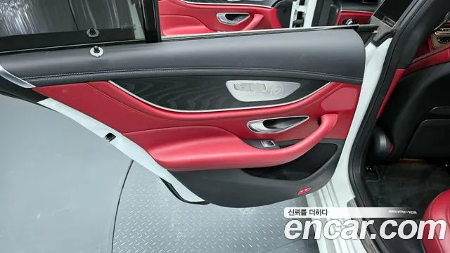 Mercedes-Benz CLS-Class — Фото автомобиля 24