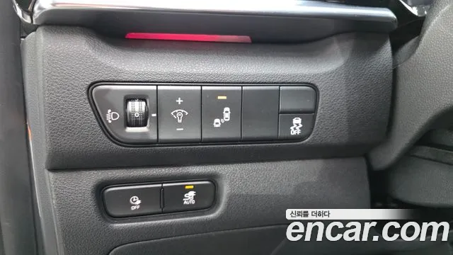 Kia Niro — Фото автомобиля 25