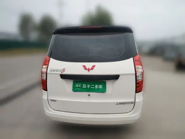 Wuling Hongguang — Фото автомобиля 3