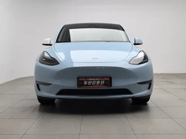 Tesla Model Y — Фото автомобиля 3