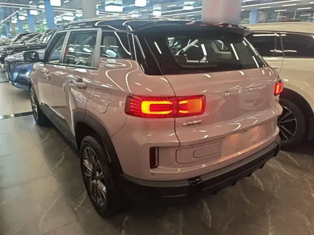 Geely ICON — Фото автомобиля 4