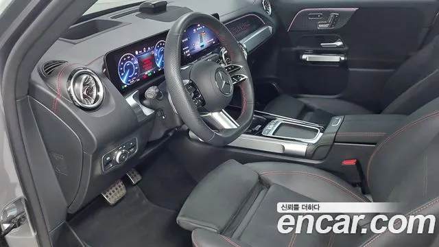 Mercedes-Benz EQB — Фото автомобиля 9