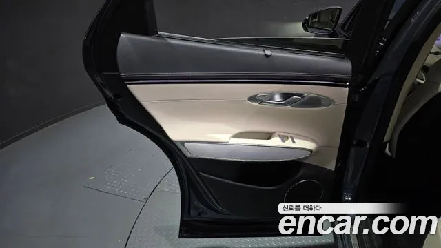 Genesis GV70 — Фото автомобиля 14