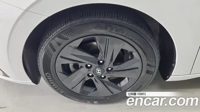 Hyundai Avante CN7 — Фото автомобиля 5