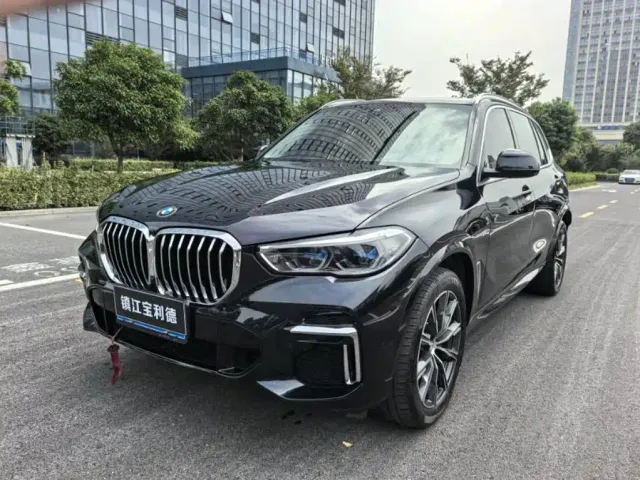 Фотография автомобиля — BMW X5