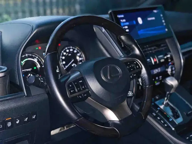 Lexus LM — Фото автомобиля 6