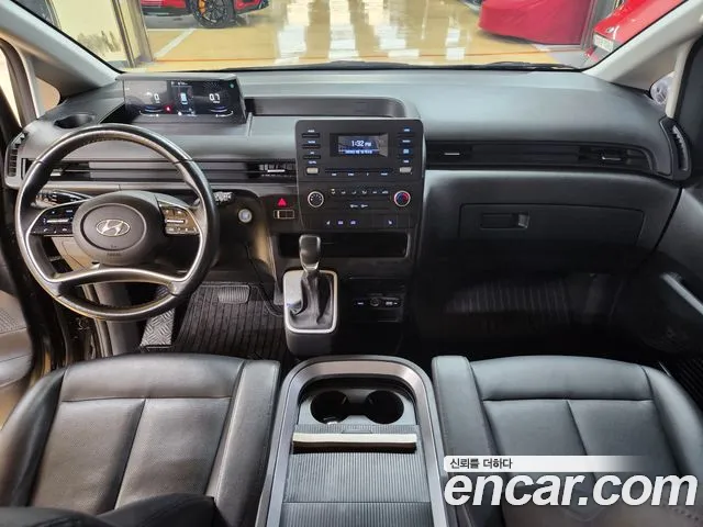 Hyundai Staria Staria — Фото автомобиля 2