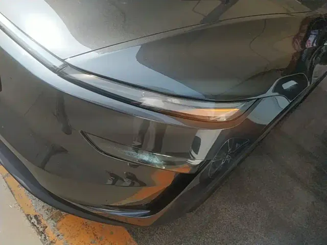 Tesla Model Y — Фото автомобиля 23