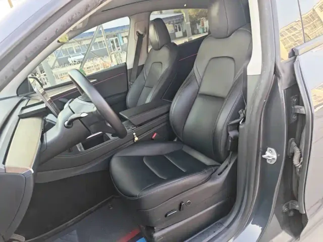 Tesla Model Y — Фото автомобиля 14