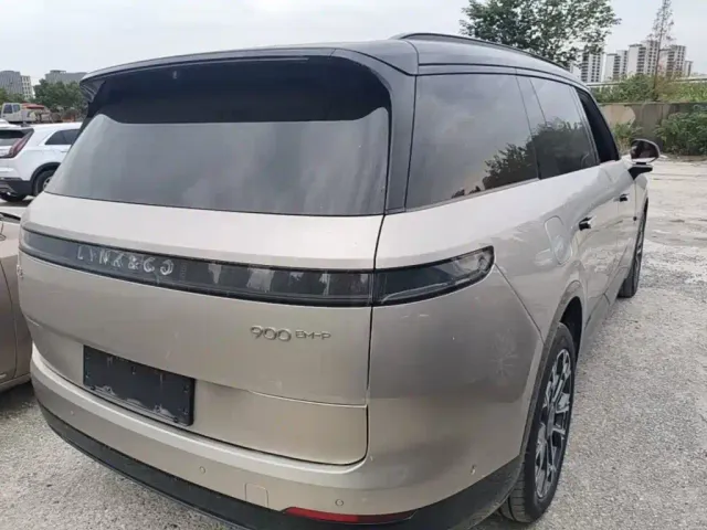 Lynk & Co 900 — Фото автомобиля 6