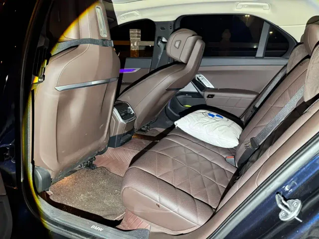 BMW 7 Series — Фото автомобиля 3