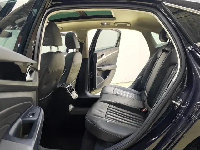 Volkswagen Passat — Фото автомобиля 10