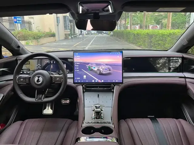 Denza Denza Z9GT 2024 Model 1100 AWD Pro Edition — Фото автомобиля 4