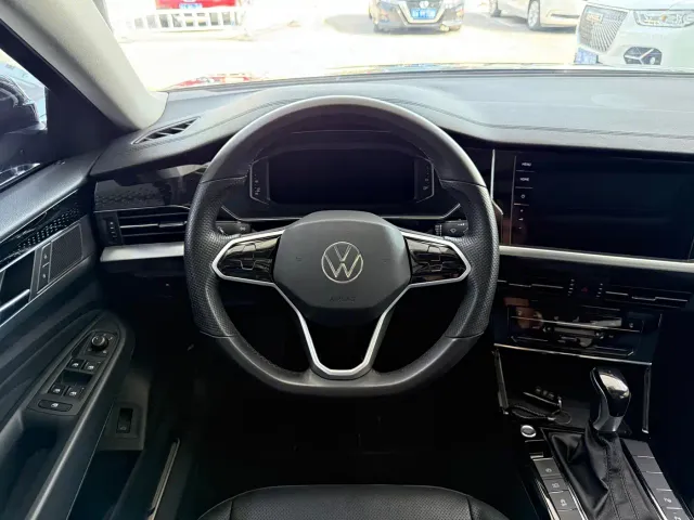 Volkswagen Passat — Фото автомобиля 8