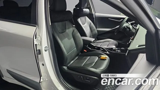 Kia Niro — Фото автомобиля 9