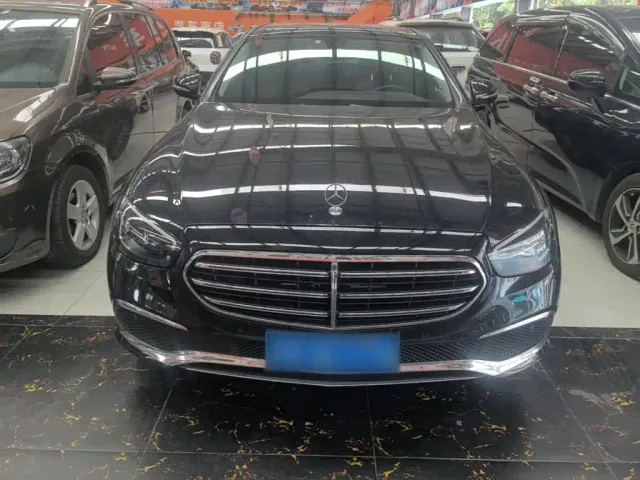 Mercedes-Benz E-Class — Фото автомобиля 2