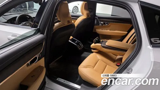 Volvo S90 — Фото автомобиля 11
