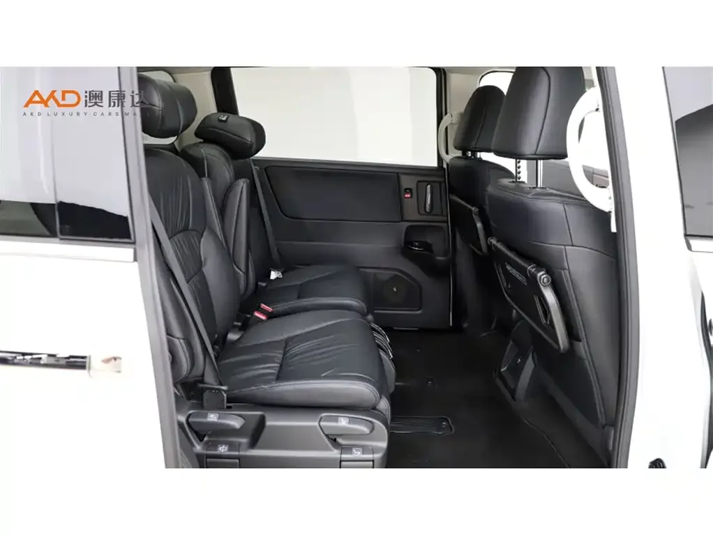 Honda Odyssey 2024 2.0L e:HEV Sharp·Prestige Edition — Фото автомобиля 8