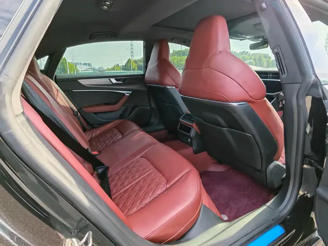 Audi A7L — Фото автомобиля 12