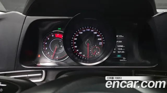 Hyundai AVANTE Avante (CN7) — Фото автомобиля 11