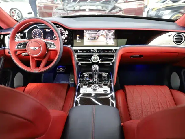 Bentley Flying Spur — Фото автомобиля 17