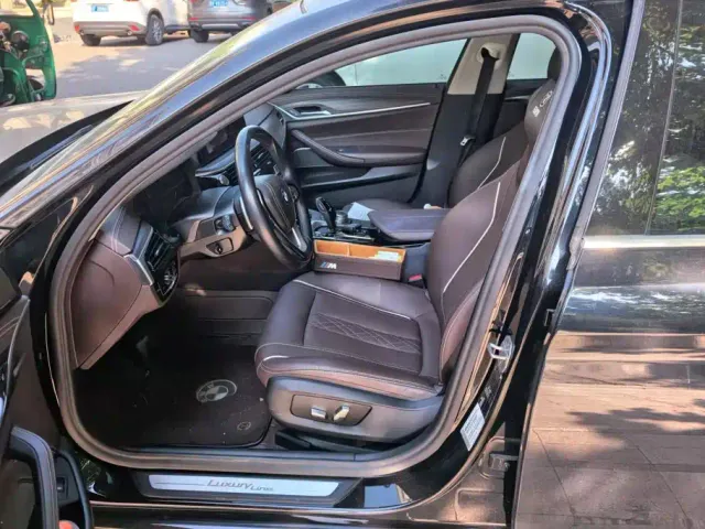BMW 5 Series — Фото автомобиля 9