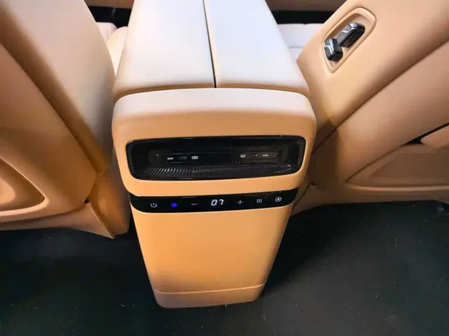 Voyah Auto Voyah Dreamer 2025 PHEV AWD Flagship Kunpeng Edition — Фото автомобиля 11