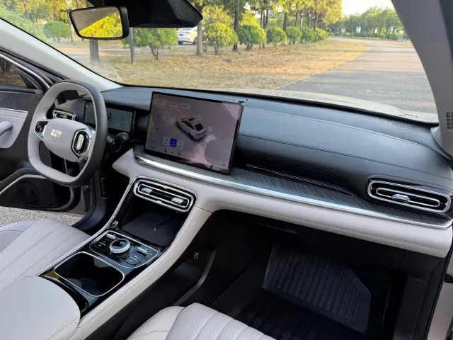 Geely Galaxy Stellar 6 — Фото автомобиля 16