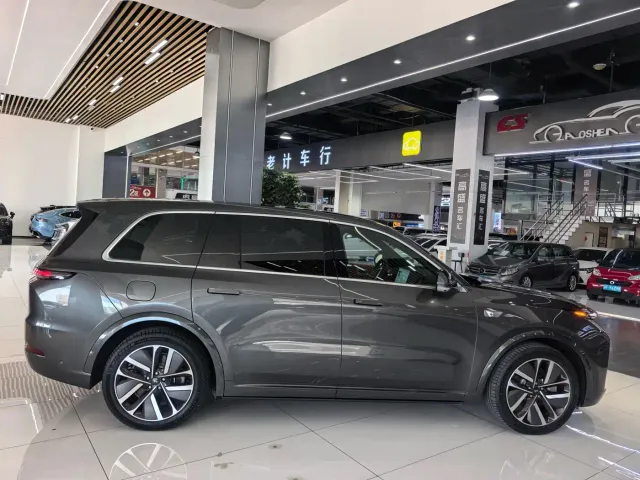 Li Auto L9 — Фото автомобиля 16