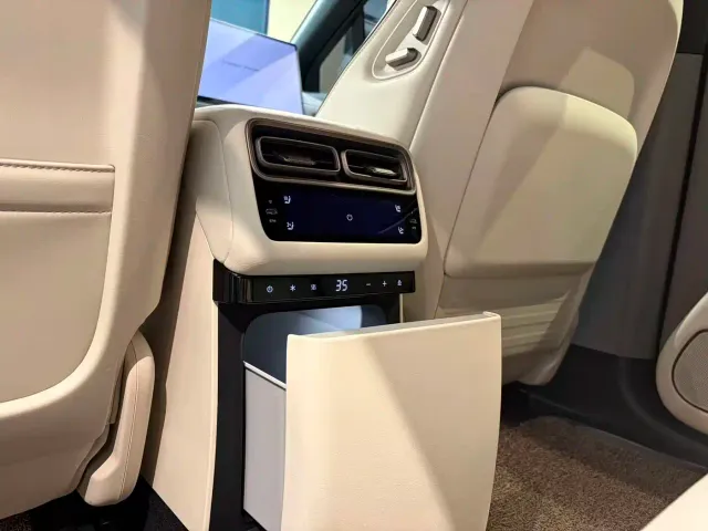 Li Auto i6 — Фото автомобиля 14