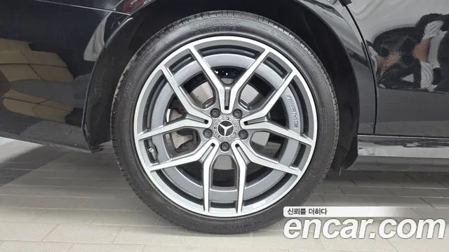 Mercedes-Benz E-Class — Фото автомобиля 5