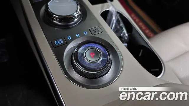 Genesis GV70 — Фото автомобиля 12