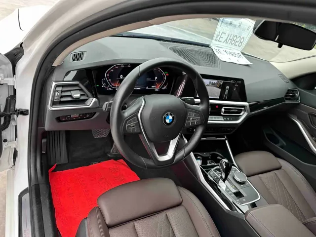 BMW 3 Series — Фото автомобиля 12