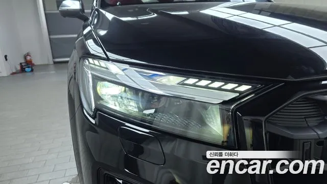 Audi SQ7 — Фото автомобиля 20