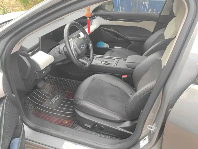 Ford Mondeo — Фото автомобиля 9