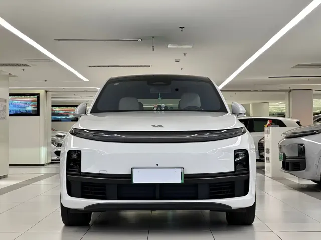 Li Auto L7 — Фото автомобиля 2