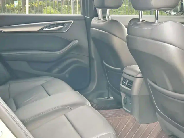 Cadillac CT5 — Фото автомобиля 9