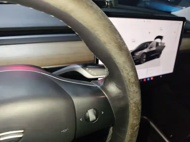 Tesla Model 3 — Фото автомобиля 13