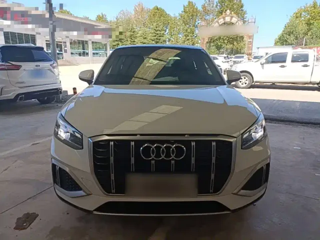 Audi Q2L — Фото автомобиля 2